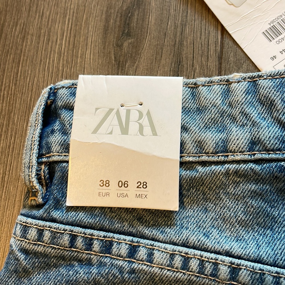 Zara Blue Distressed Jean Shorts - Picture 3 of 4